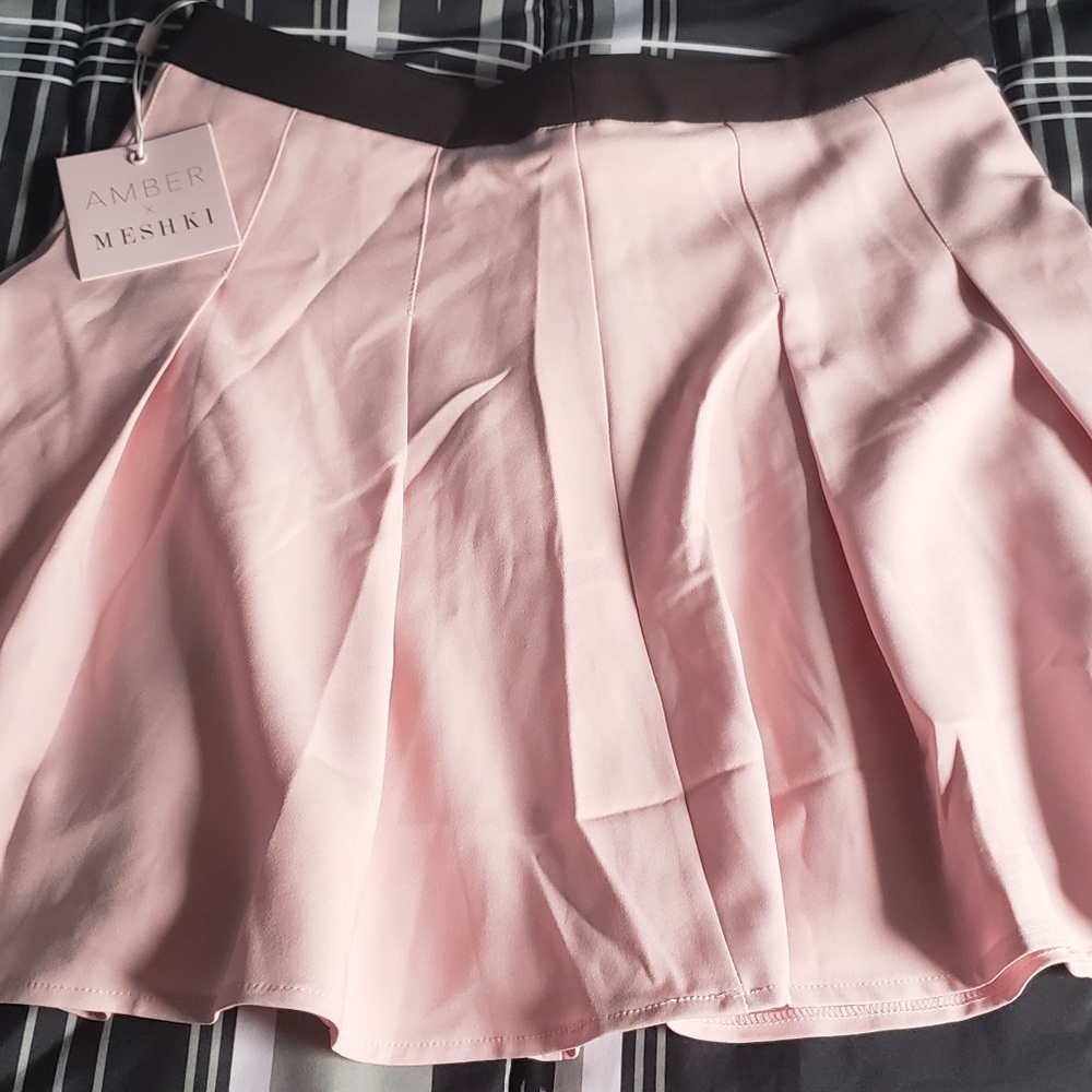 Amber x Meshki Cher Contrast Trim Pleated Skirt